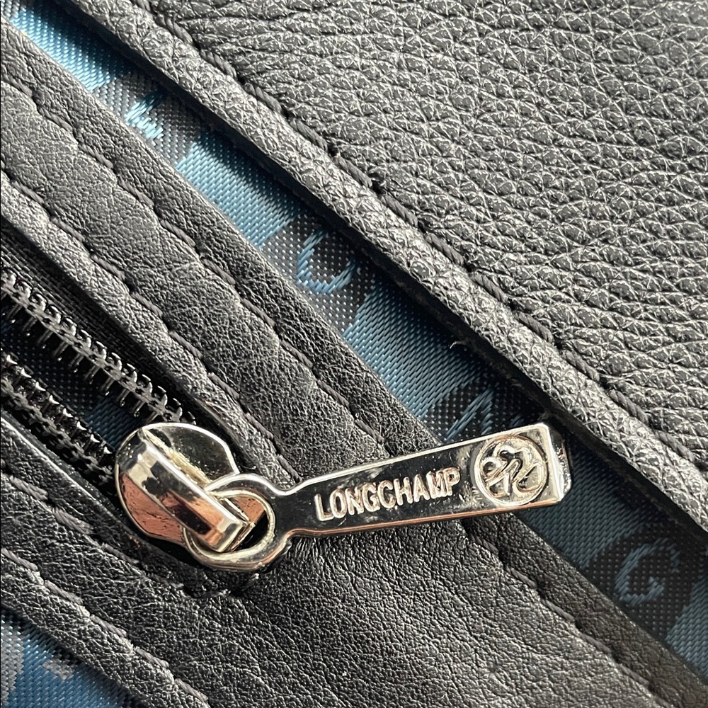 Longchamp pebbled leather elegant Black Shoulder Bag. Slouchy EUC - Picture 6 of 11